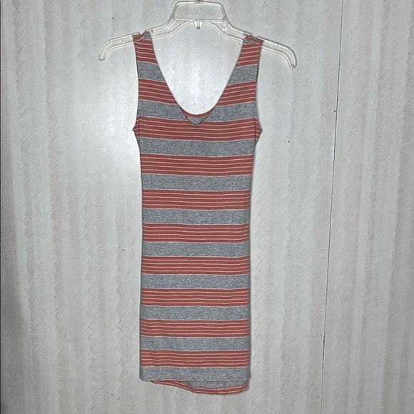 ❤️ DYNAMITE Striped Sleeveless Dress Size S - Picture 2 of 4